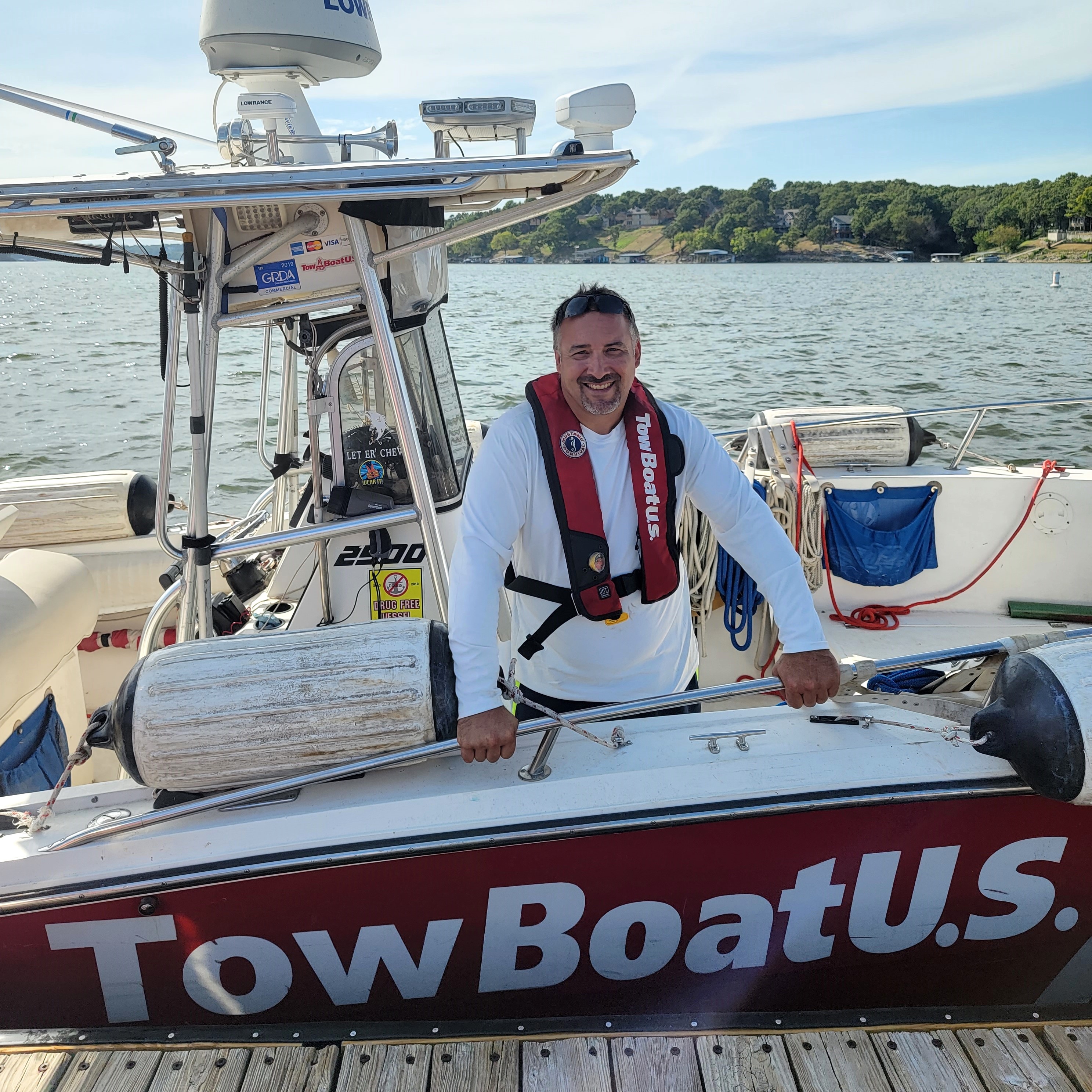 Steven Rhoades has expanded his 24/7 on-water TowBoatUS towing service to recreational boaters on Tenkiller Ferry Lake, Oklahoma.